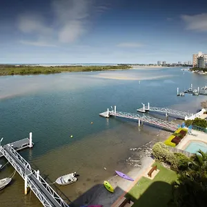 on-the-river-apartments.hotelssunshinecoast.net/