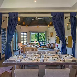 luxury-villa-sleeps-6-beach-access-montego-bay.comcaribbean.com/